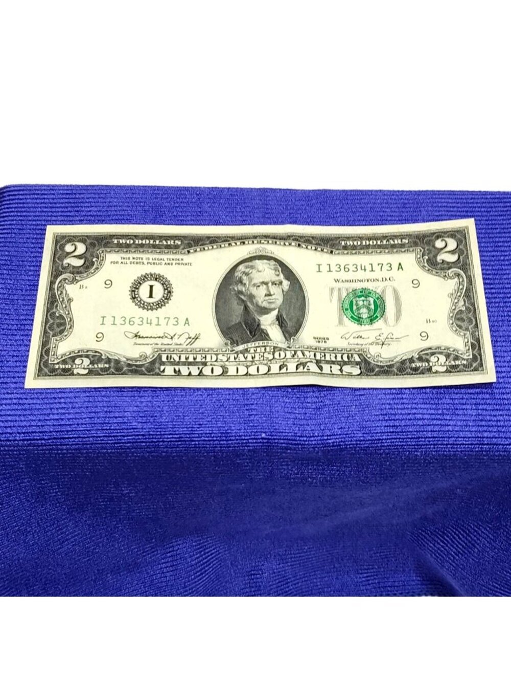 1976 Bicentennial Two Dollar Bill Commemorative Currency Crisp Condition RARE